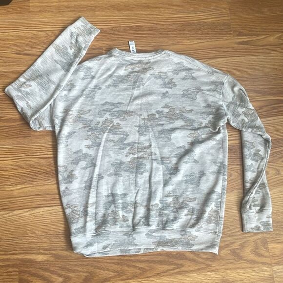 Athleta Pure Luxe Printed Sweathshirt in Light Gray Camo Print Size XXS - Picture 8 of 8